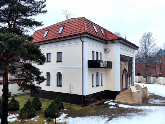 Продажа дома, 700 м², с участком 20,8 сотки