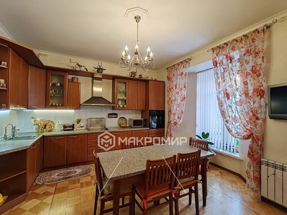 Продажа многокомнатной квартиры 178,1 м², 1/3 этаж