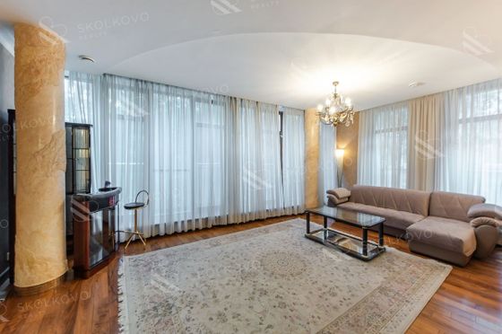 Аренда 4-комнатной квартиры 175 м², 3/4 этаж