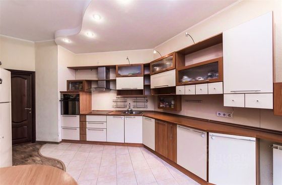 Продажа 3-комнатной квартиры 126,1 м², 2/6 этаж