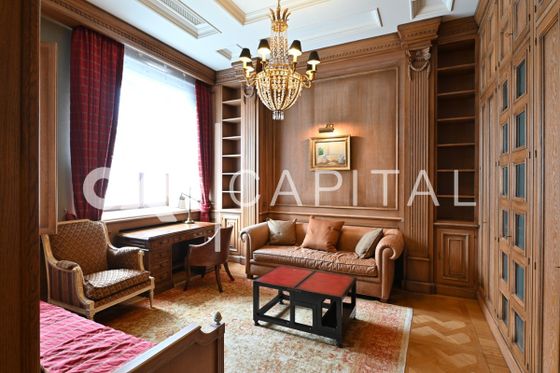 Продажа 3-комнатной квартиры 161,6 м², 2/8 этаж