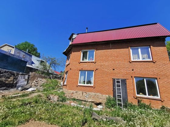 Продажа дома, 240 м², с участком 5,2 сотки