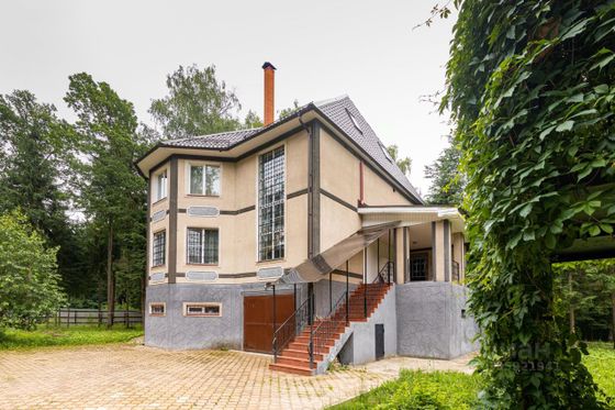 Продажа дома, 512 м², с участком 40 соток