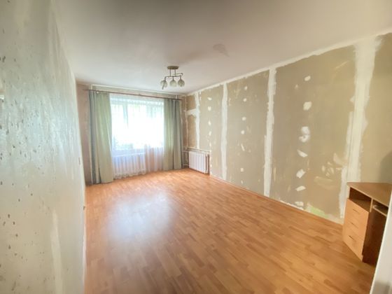 Продажа 3-комнатной квартиры 62 м², 2/10 этаж