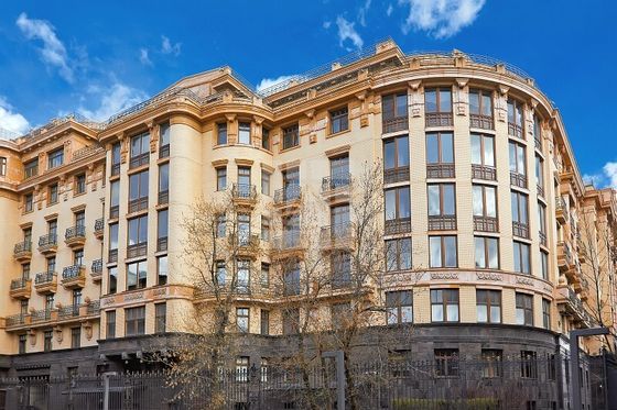 Продажа 4-комнатной квартиры 235,3 м², 2/8 этаж