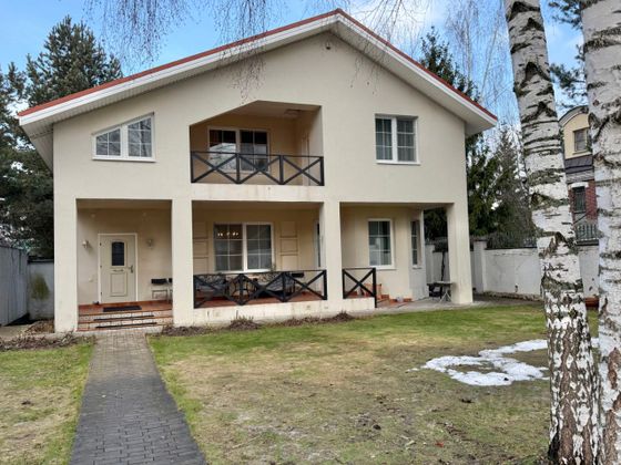 Аренда дома, 350 м², с участком 7 соток