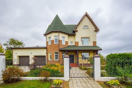 Продажа дома, 420 м², с участком 33 сотки