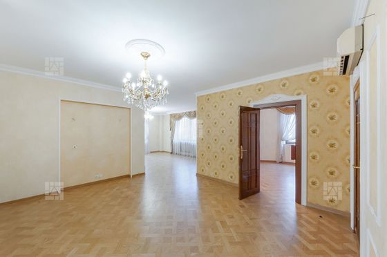 Продажа 3-комнатной квартиры 131 м², 4/8 этаж