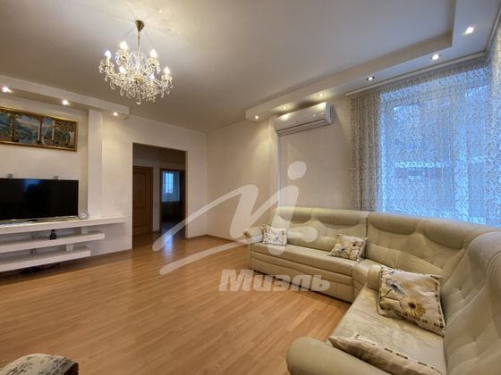 Продажа 3-комнатной квартиры 117 м², 10/18 этаж