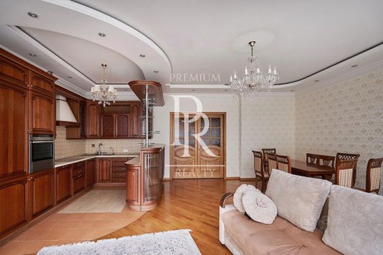 Продажа 3-комнатной квартиры 135 м², 11/35 этаж