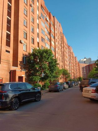 Продажа 2-комнатной квартиры 72,8 м², 1/9 этаж