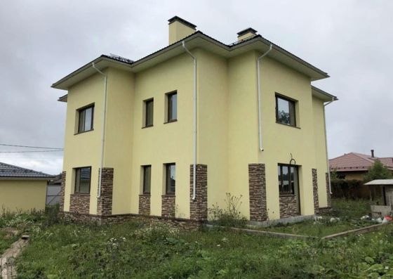 Продажа дома, 400 м², с участком 15 соток