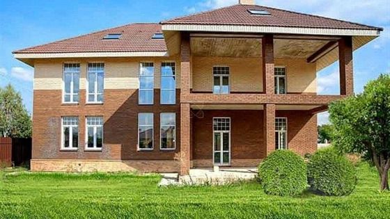 Продажа дома, 1 000 м², с участком 15 соток