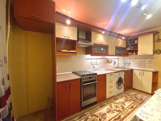 Продажа 3-комнатной квартиры 62,4 м², 9/9 этаж