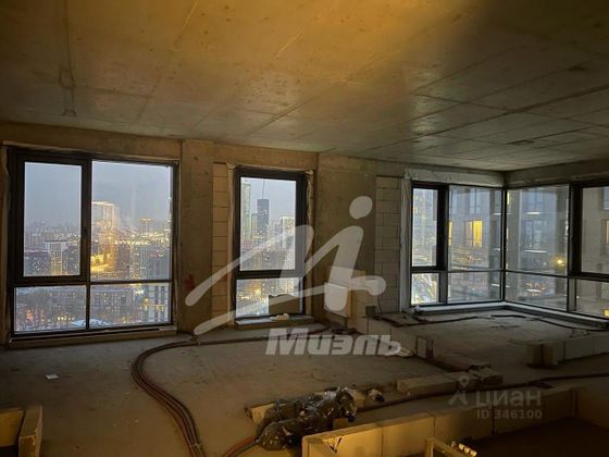 Продажа 4-комнатной квартиры 106 м², 27/42 этаж