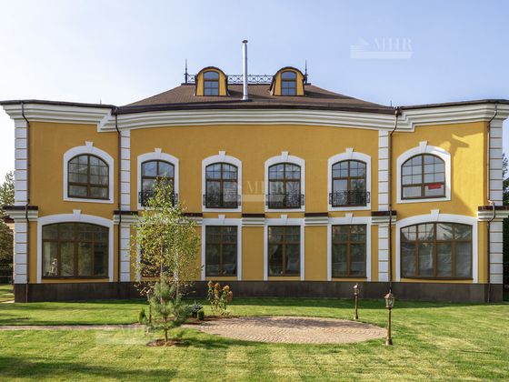 Продажа дома, 850 м², с участком 22,5 сотки