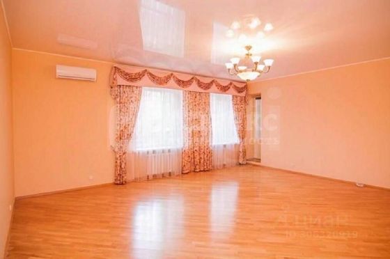 Продажа 2-комнатной квартиры 121,1 м², 1/10 этаж