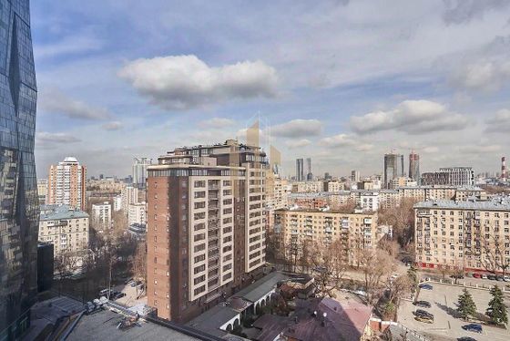 Продажа 4-комнатной квартиры 180 м², 19/53 этаж