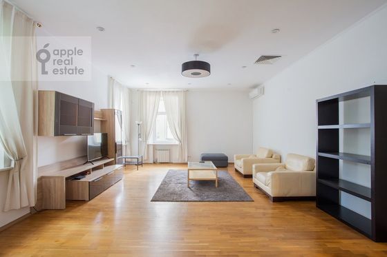 Аренда 4-комнатной квартиры 185 м², 3/3 этаж