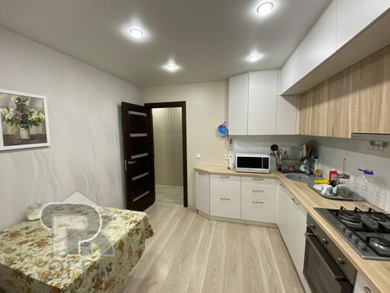 Продажа 4-комнатной квартиры 80 м², 2/10 этаж