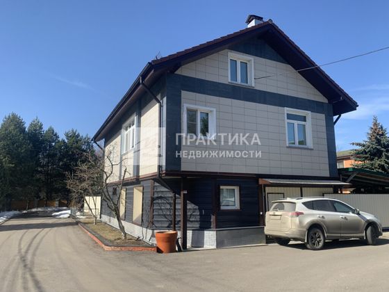 Продажа дома, 176 м², с участком 4,6 сотки