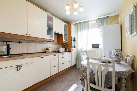 Продажа 2-комнатной квартиры 54 м², 3/3 этаж