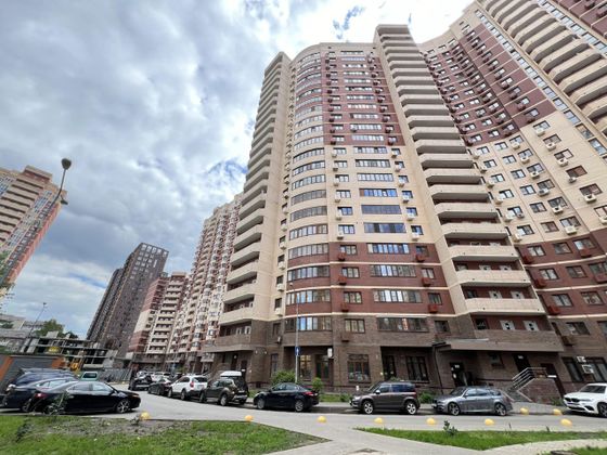 Продажа 2-комнатной квартиры 69 м², 19/22 этаж