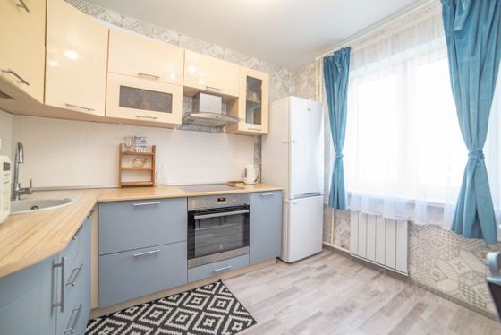 Продажа 2-комнатной квартиры 57 м², 2/10 этаж