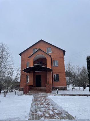 Продажа дома, 300 м², с участком 18 соток