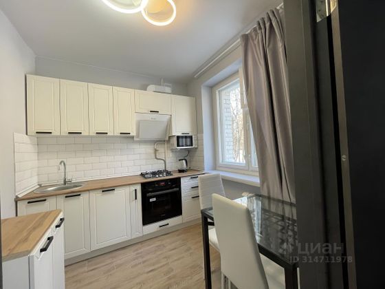 Продажа 2-комнатной квартиры 42 м², 2/8 этаж
