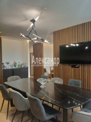 Продажа 3-комнатной квартиры 135 м², 19/25 этаж