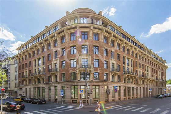 Продажа многокомнатной квартиры 273,2 м², 7/7 этаж