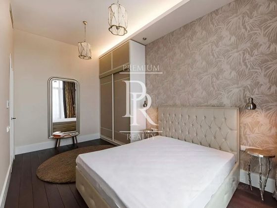 Продажа 4-комнатной квартиры 273 м², 7/10 этаж