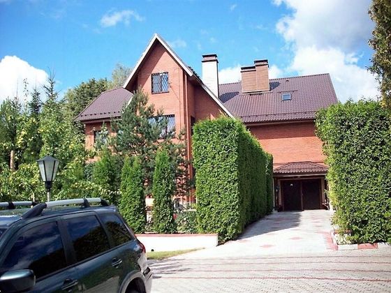 Продажа дома, 900 м², с участком 34 сотки