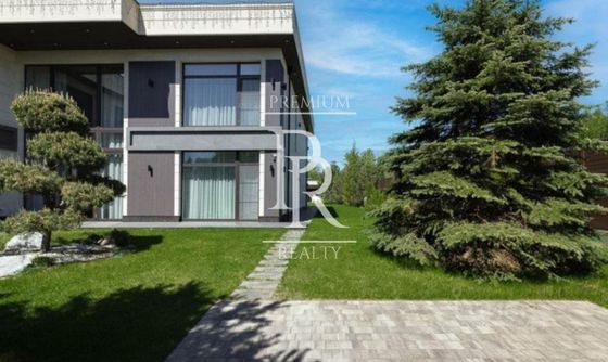 Продажа дома, 900 м², с участком 46 соток