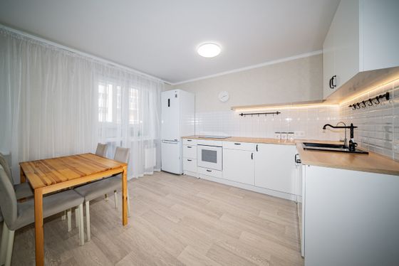 Продажа 3-комнатной квартиры 64 м², 3/9 этаж