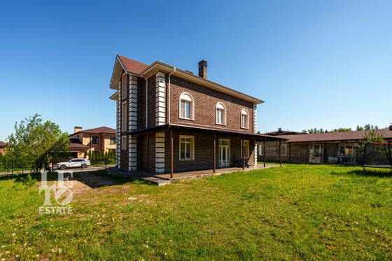 Продажа дома, 528,9 м², с участком 13,5 сотки