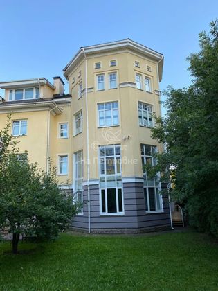 Продажа многокомнатной квартиры 370 м², 1/3 этаж