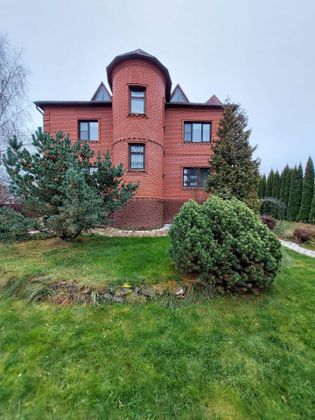 Аренда дома, 330 м², с участком 6 соток