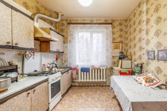 Продажа дома, 270 м², с участком 9,5 сотки