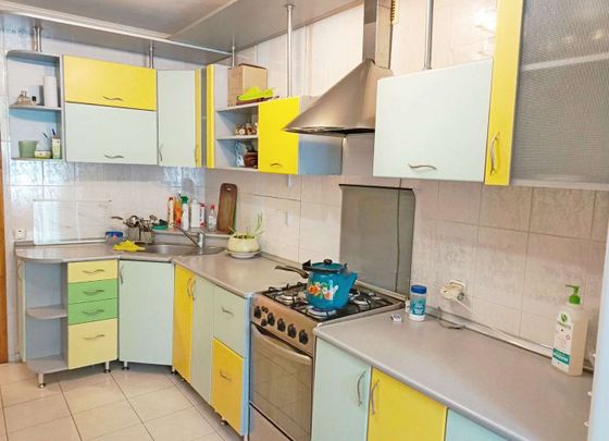 Продажа 3-комнатной квартиры 70,2 м², 1/10 этаж