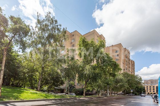 Продажа 3-комнатной квартиры 125,4 м², 1/10 этаж