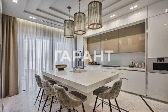 Продажа 4-комнатной квартиры 221 м², 3/4 этаж