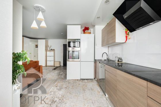 Продажа 1-комнатной квартиры 40 м², 1/9 этаж