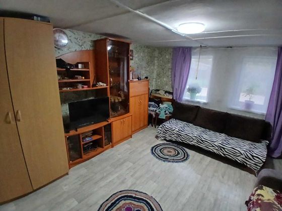 Продажа дома, 2 607 м², с участком 14 соток