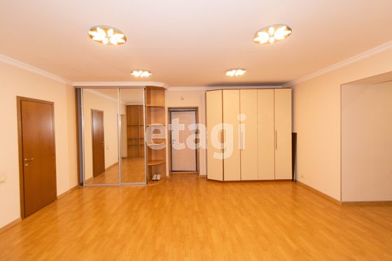 Продажа 3-комнатной квартиры 145 м², 4/12 этаж