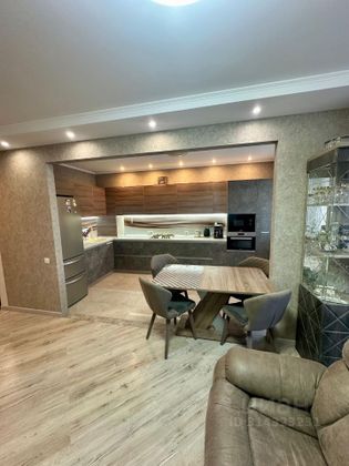Продажа 2-комнатной квартиры 63,8 м², 2/5 этаж