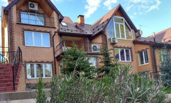 Продажа дома, 178,4 м², с участком 3 сотки