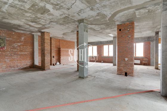 Продажа 4-комнатной квартиры 232 м², 2/6 этаж