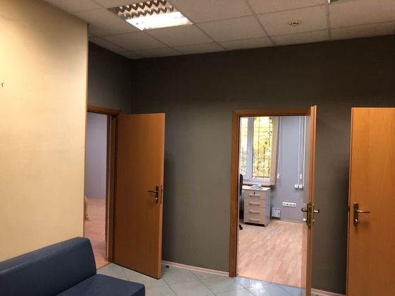 Продажа 3-комнатной квартиры 98 м², 1/6 этаж